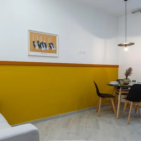 Stylish With An Arty Touch Fast Wifi Τεργέστη