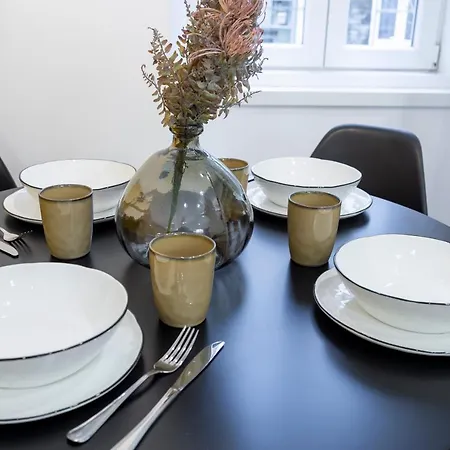 Stylish With An Arty Touch Fast Wifi Apartman Trieszt
