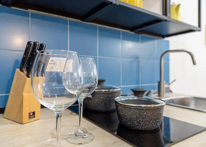 Stylish With An Arty Touch Fast Wifi Lägenhet *